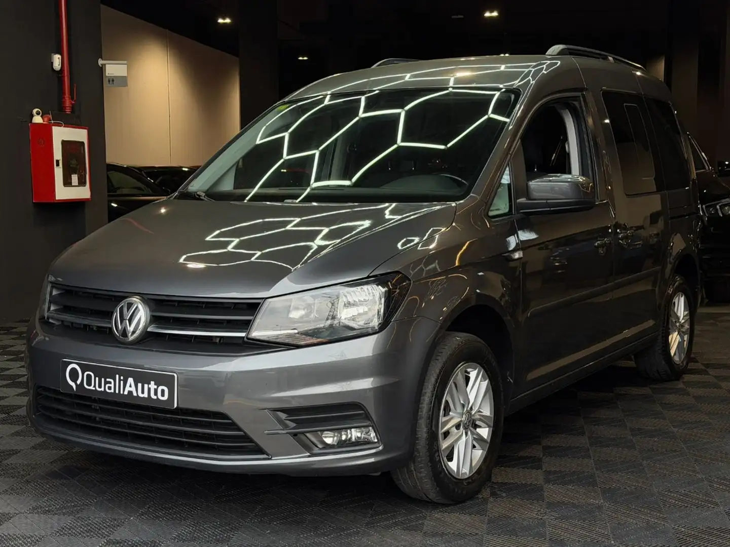 Volkswagen Caddy 2.0TDI Trendline 4M Negro - 2