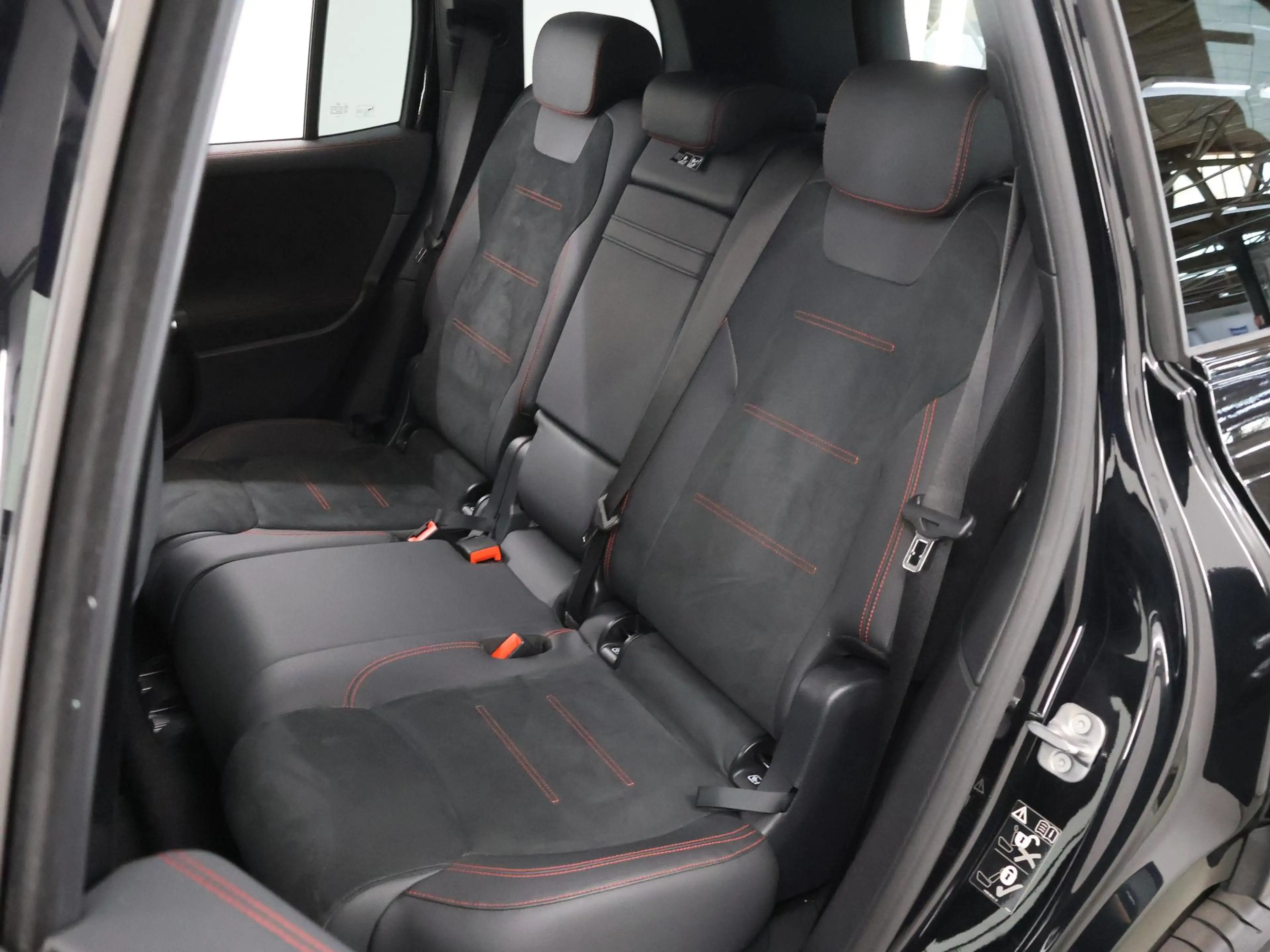 Mercedes-Benz EQB 250 250+ AMG Line 71 kWh | Apple carplay | Night pakke — photo 11