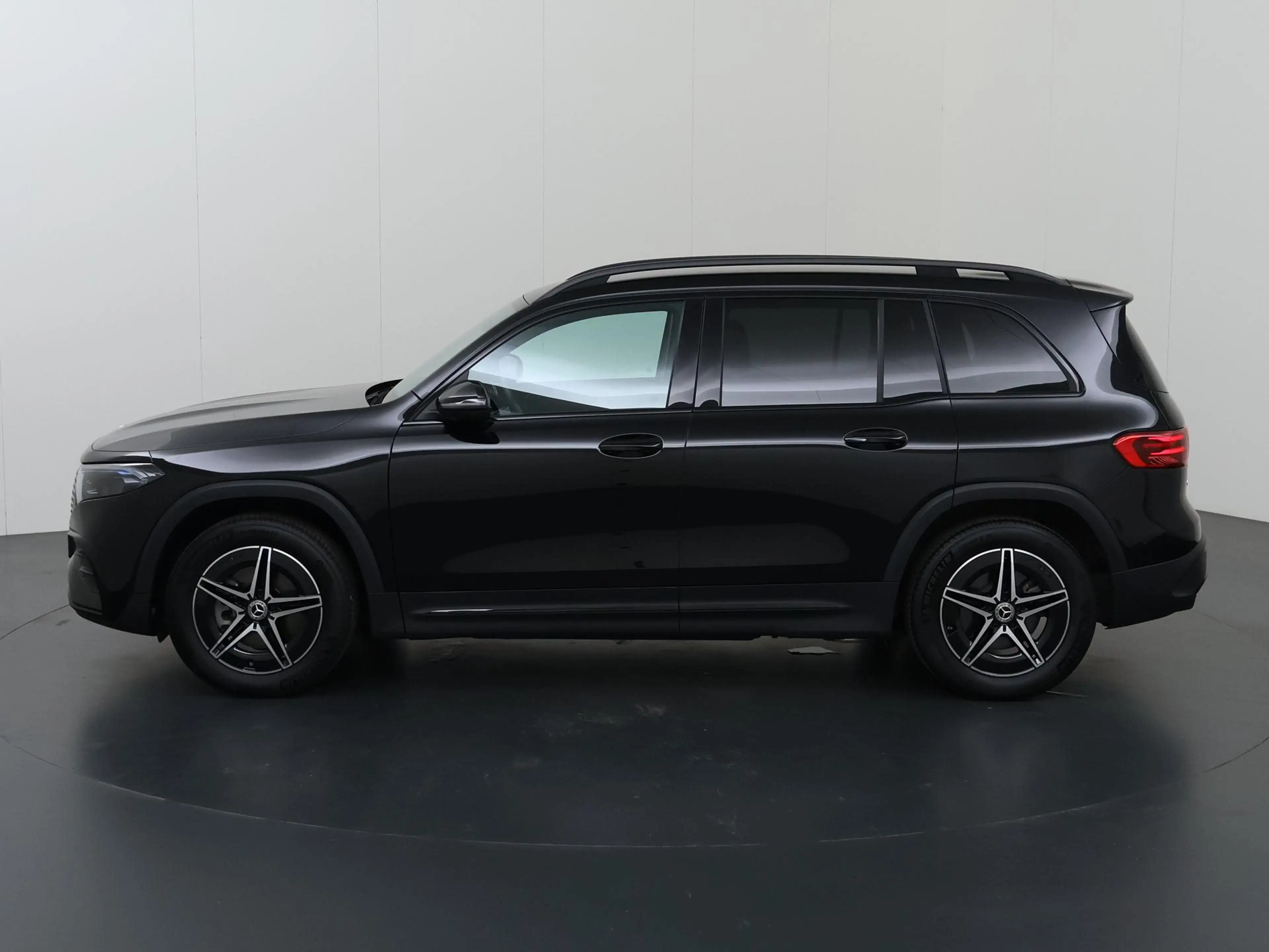 Mercedes-Benz EQB 250 250+ AMG Line 71 kWh | Apple carplay | Night pakke — photo 5