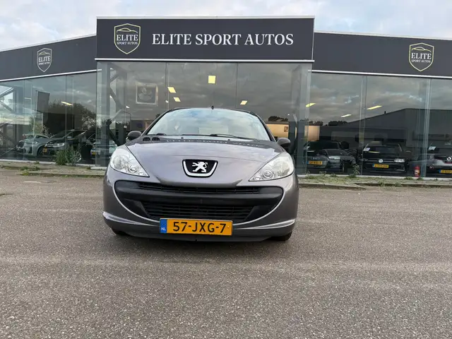 Peugeot 206 + 1.1 XR