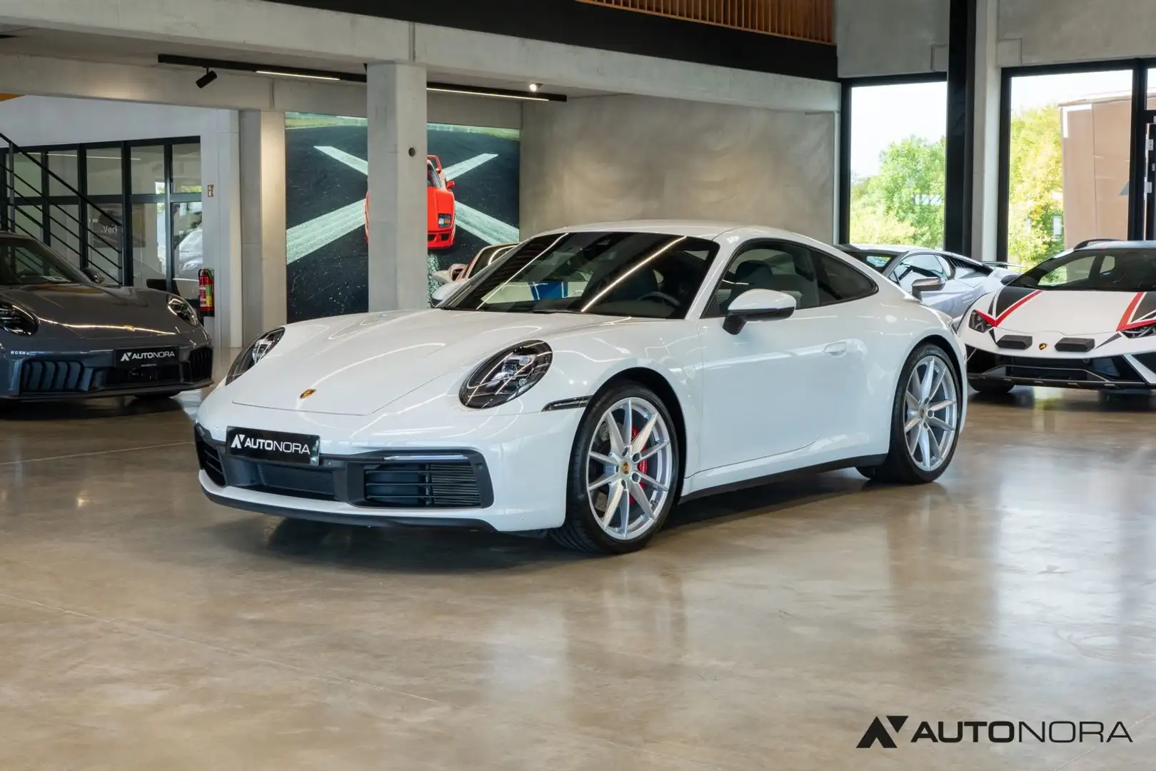 Porsche 992 911 (992.1) Carrera S Coupé mit Heritage Paket Weiß - 1