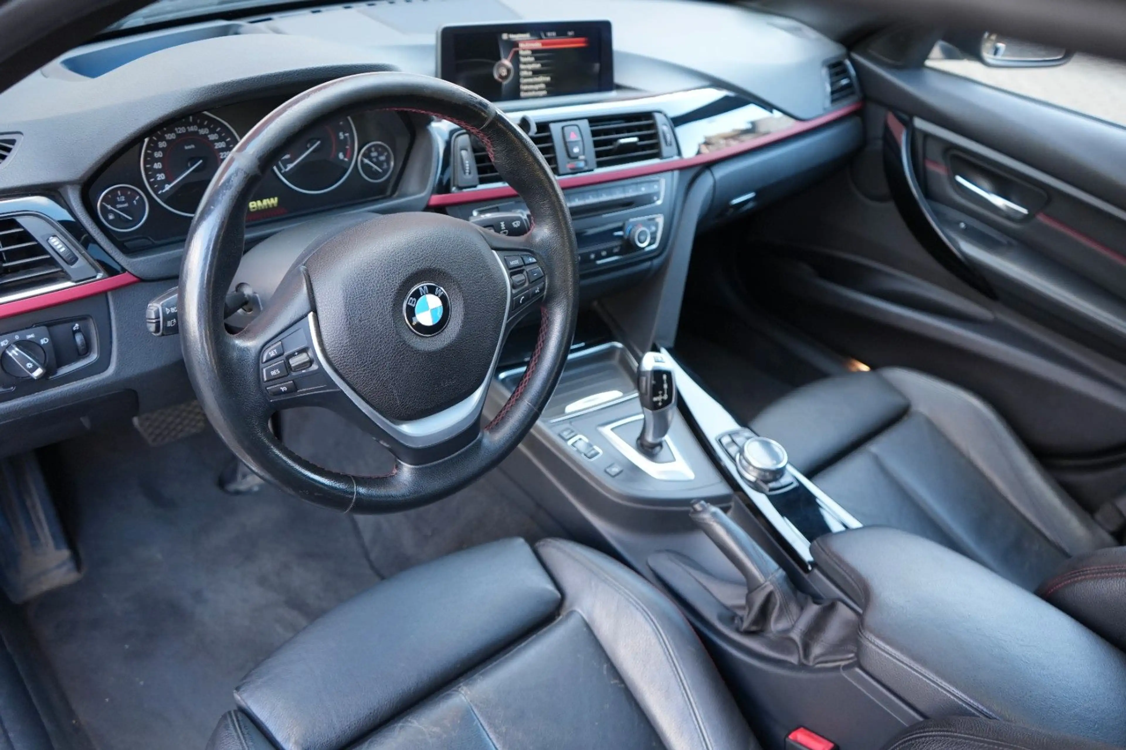 BMW 335 xDrive Aut./AHK/Bi-Xenon/HeapUp/Memory/Schie — photo 12