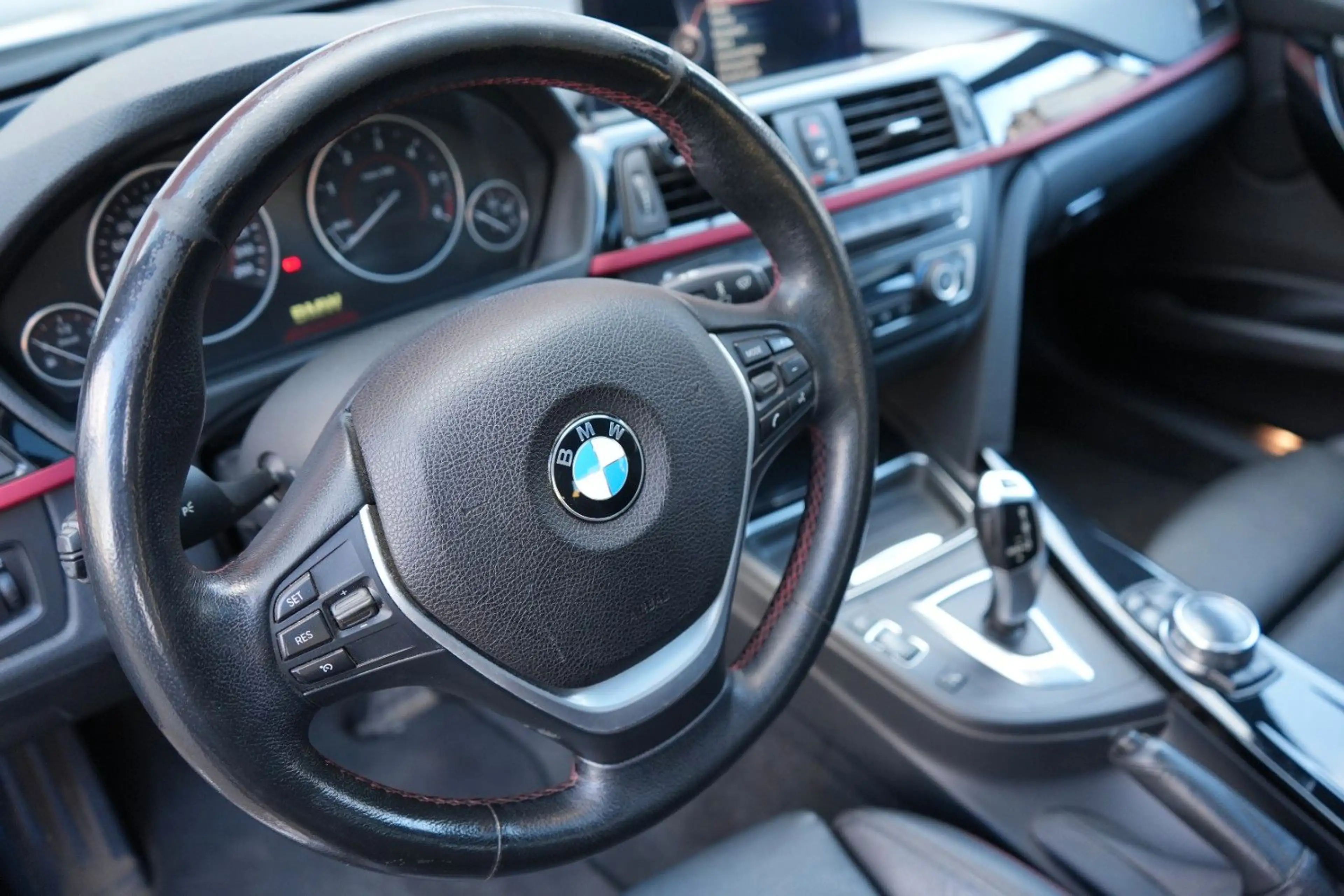 BMW 335 xDrive Aut./AHK/Bi-Xenon/HeapUp/Memory/Schie — photo 13