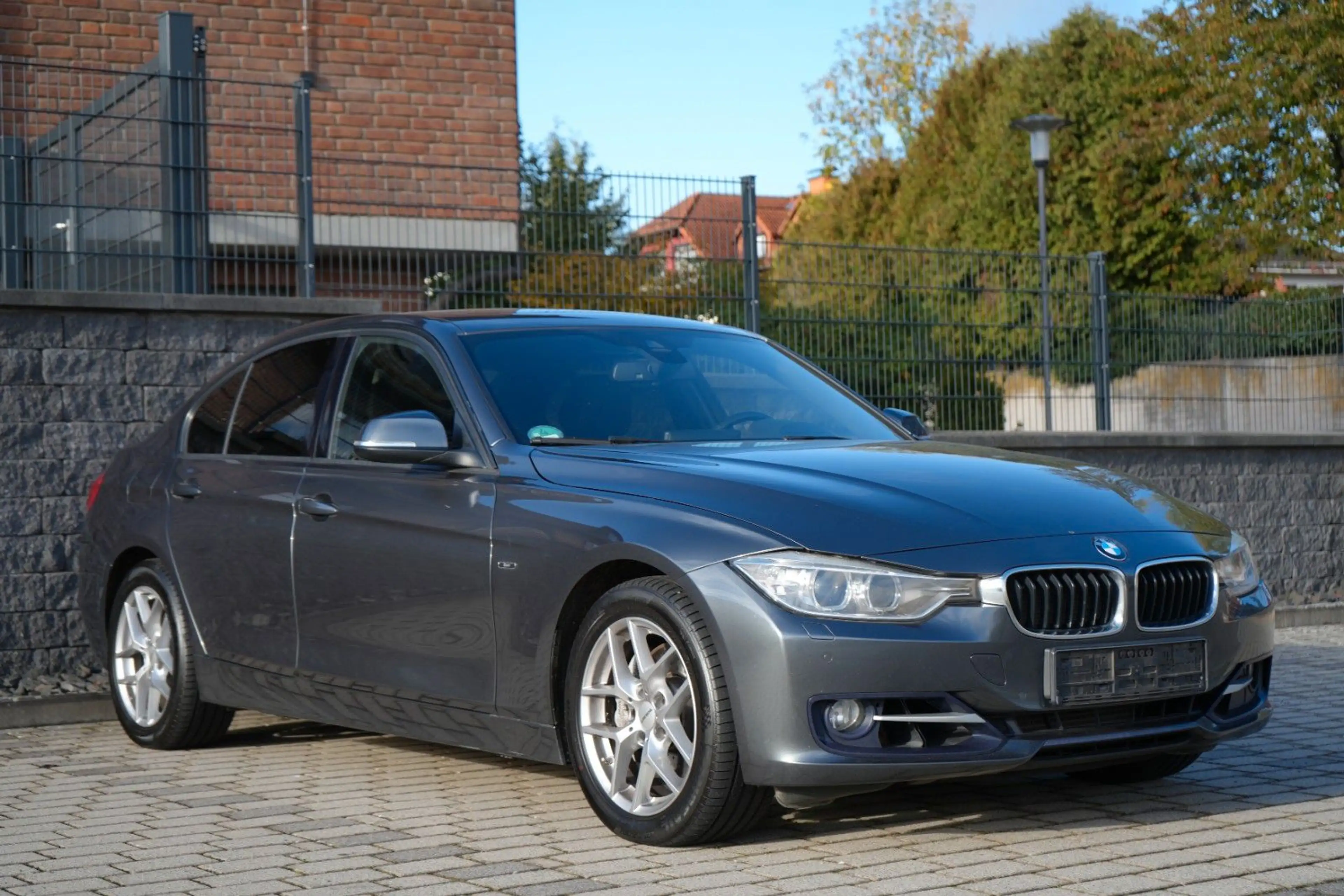 BMW 335 xDrive Aut./AHK/Bi-Xenon/HeapUp/Memory/Schie — photo 9