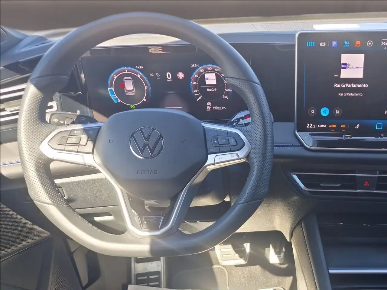 Volkswagen Tiguan 2.0 tdi r-line 150cv dsg 9
