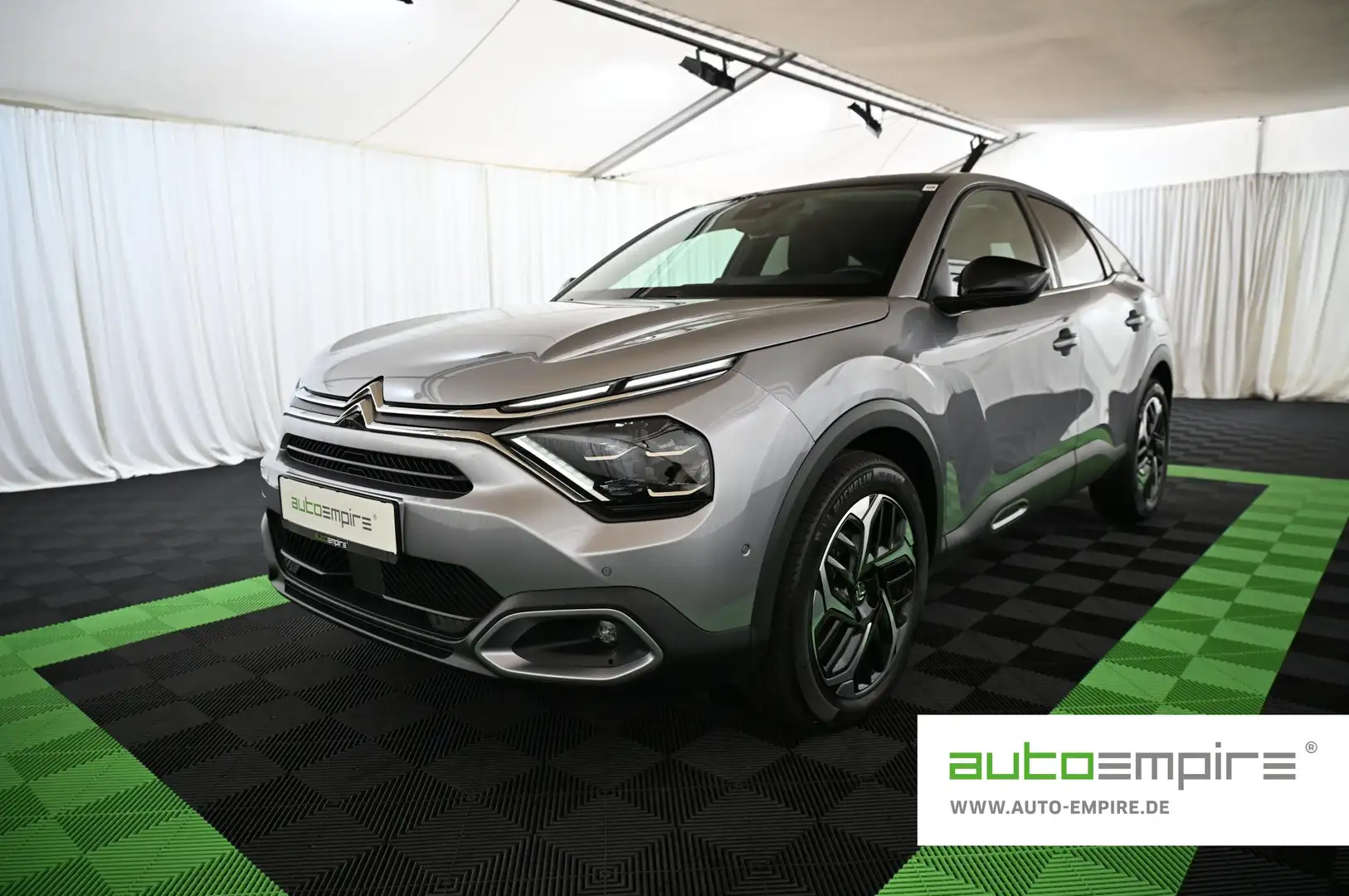 Citroen C4 1.2 PT EAT8 130 MAX LED/NAVI/SOUND/PANO/H-UP /18 Gris - 1