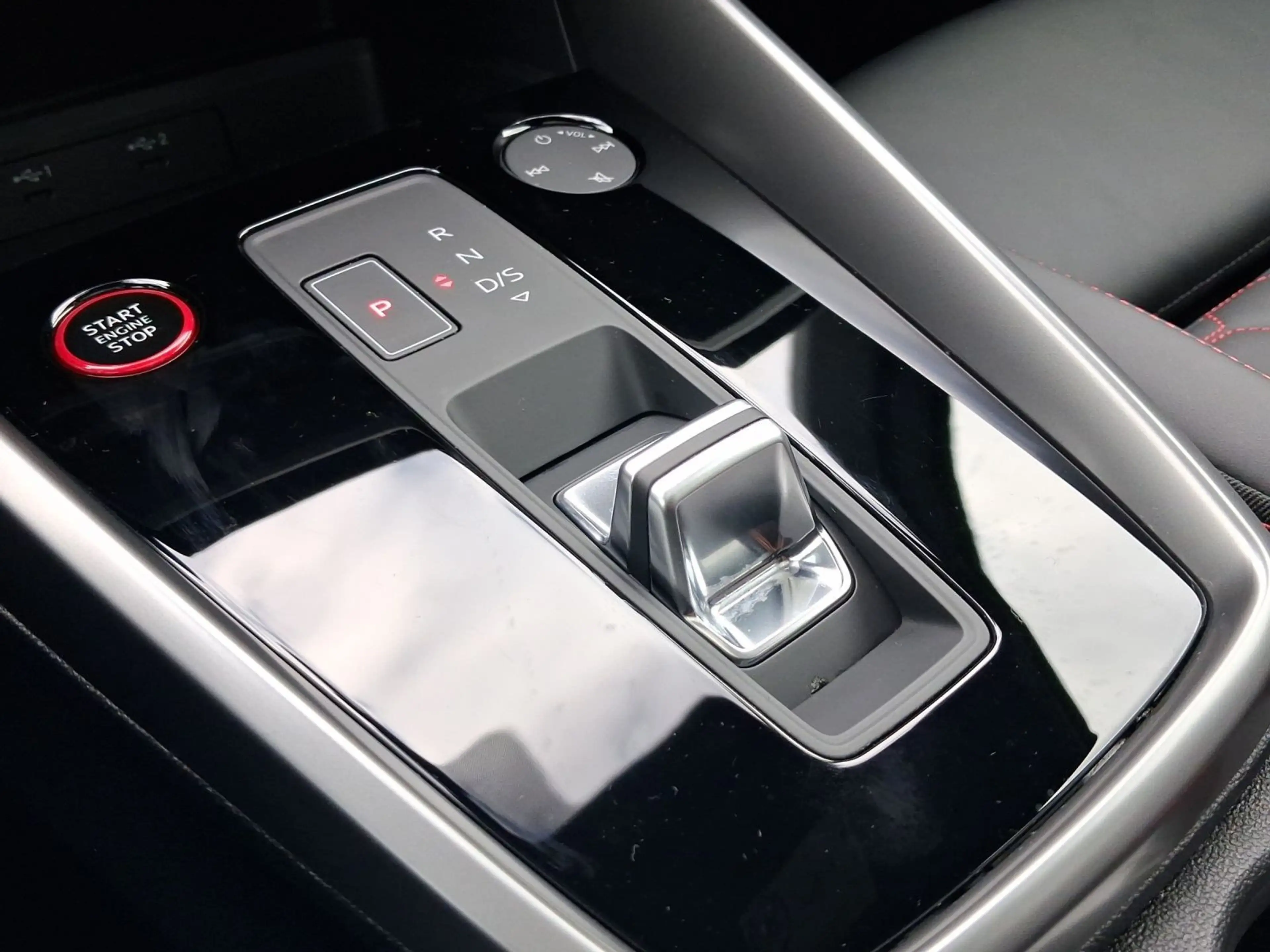 Audi RS3 RS3 Limo TFSI Q PANO LEDER LM19 B&O — photo 11