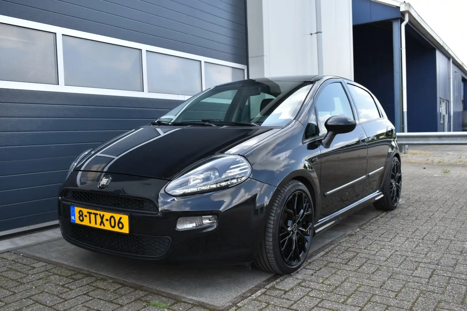 Fiat Punto Evo 0.9 TwinAir Street sportief verlaagd Zwart - 1