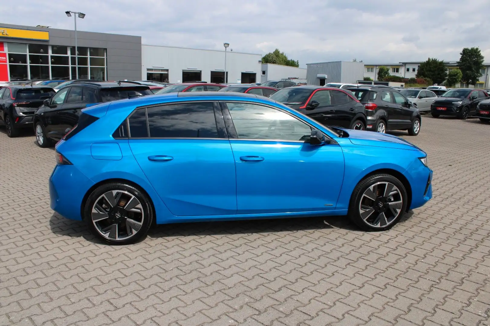 Opel Astra L Lim.  Electric GS*1.Hand*Pano*SHZ* Blau - 2