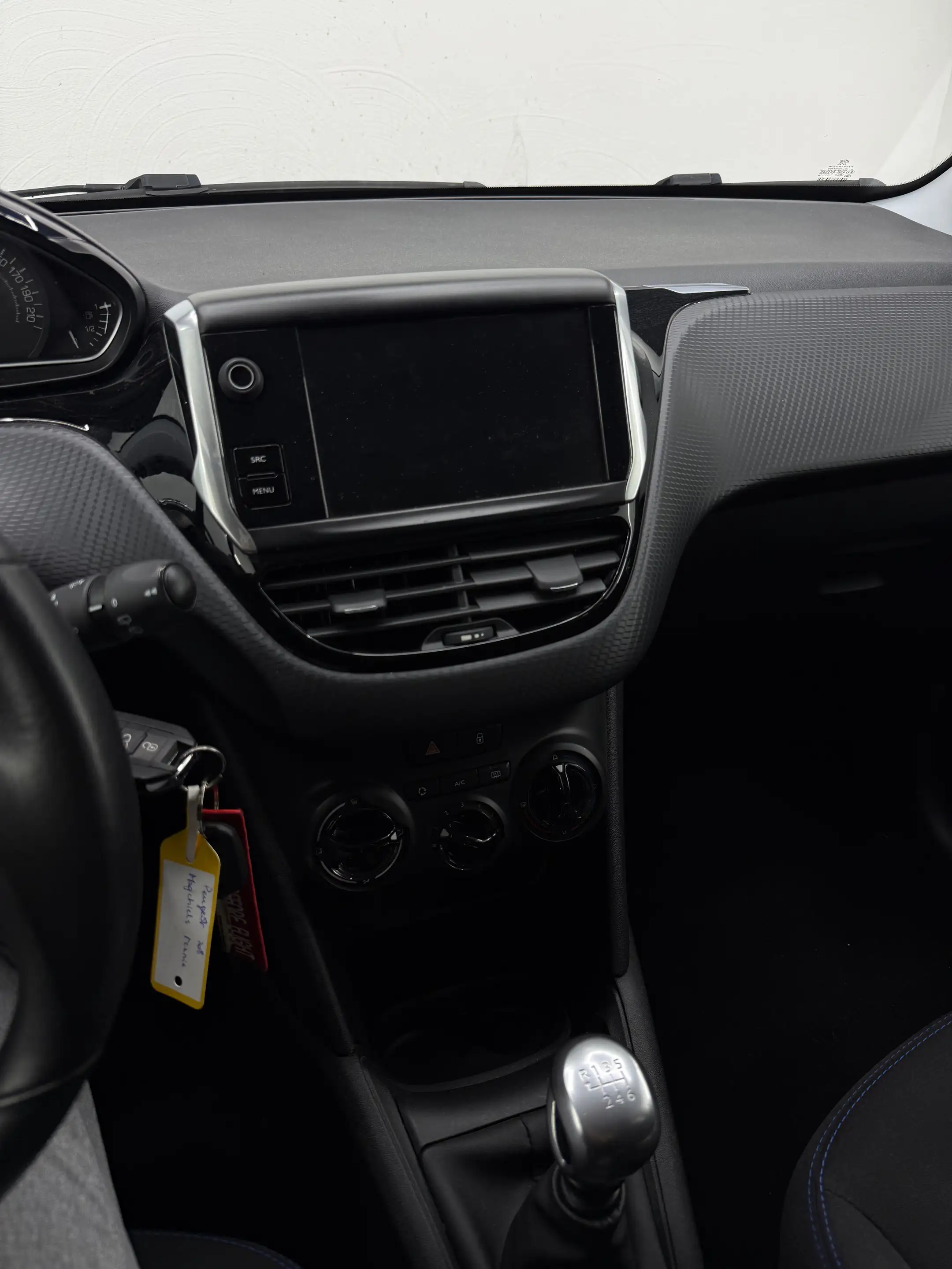 Peugeot 208 208 1.2 PureTech Signature S — photo 10