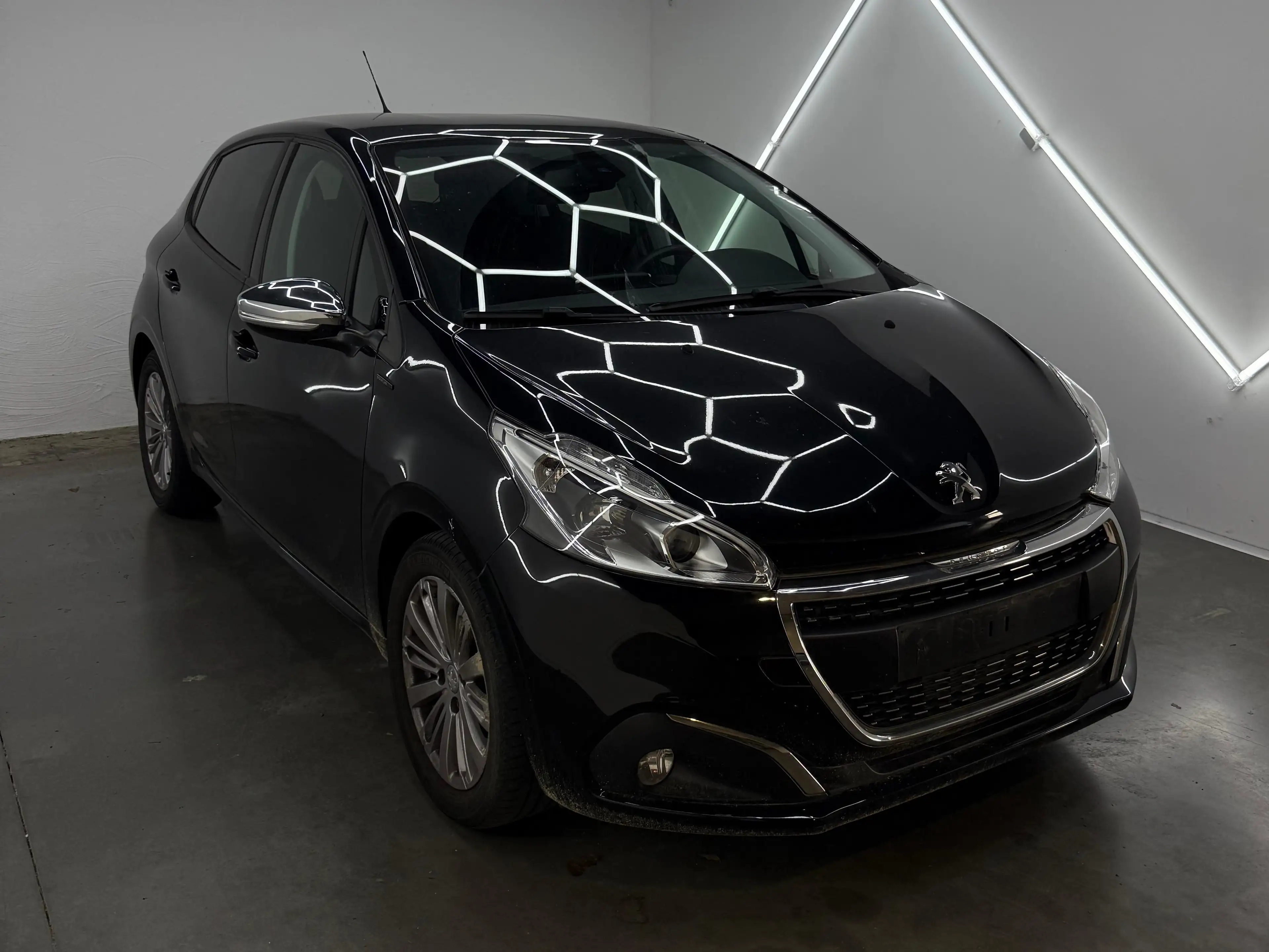 Peugeot 208 208 1.2 PureTech Signature S — photo 3