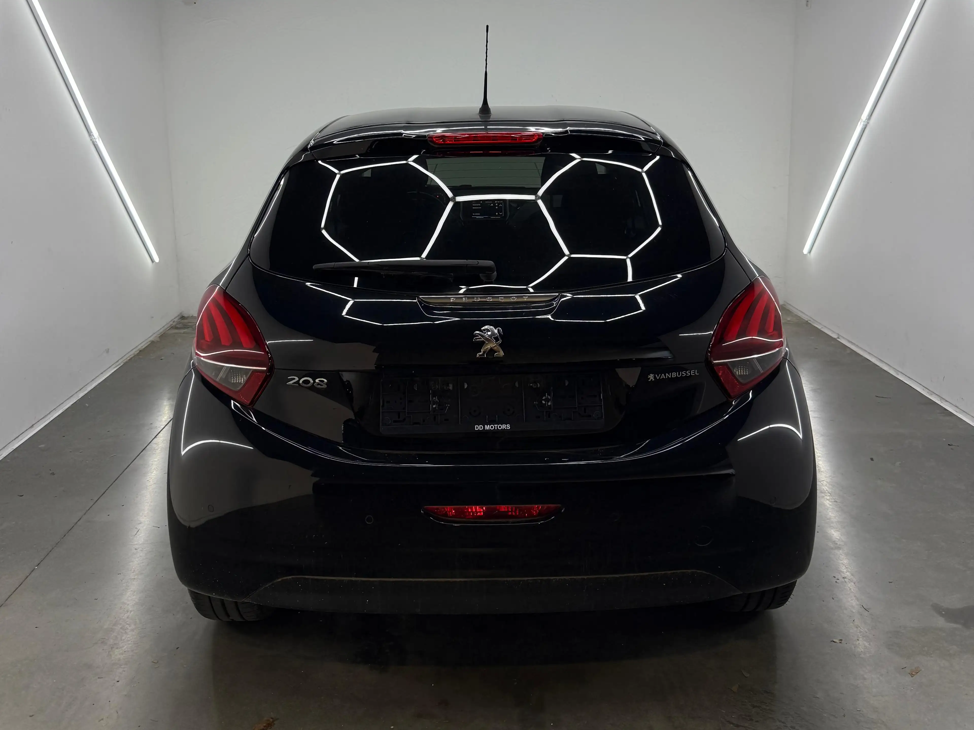 Peugeot 208 208 1.2 PureTech Signature S — photo 5