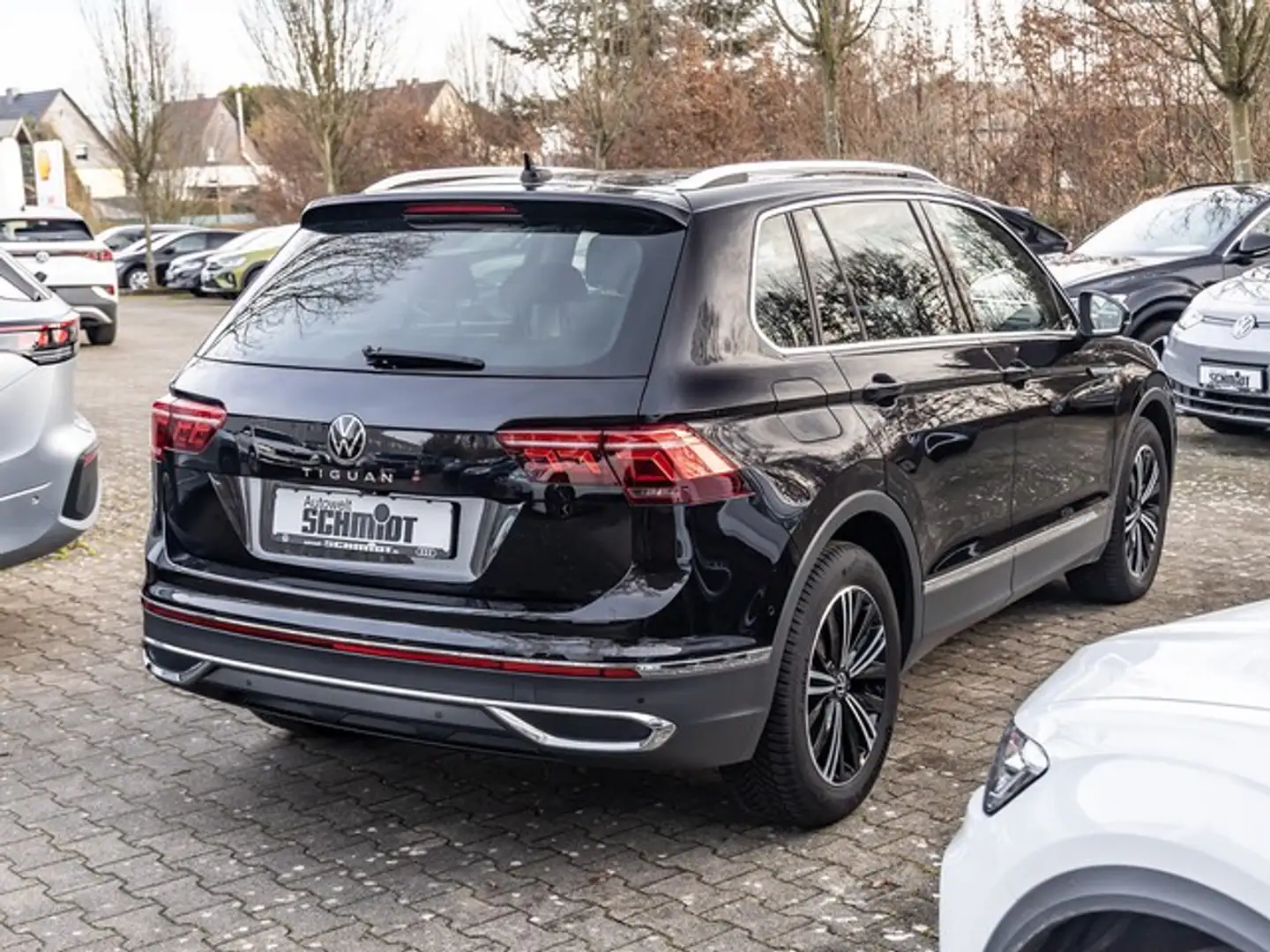 Volkswagen Tiguan 1.5 TSI DSG Elegance ACC AHK LED NAVI KEYLESS PANO Schwarz - 2