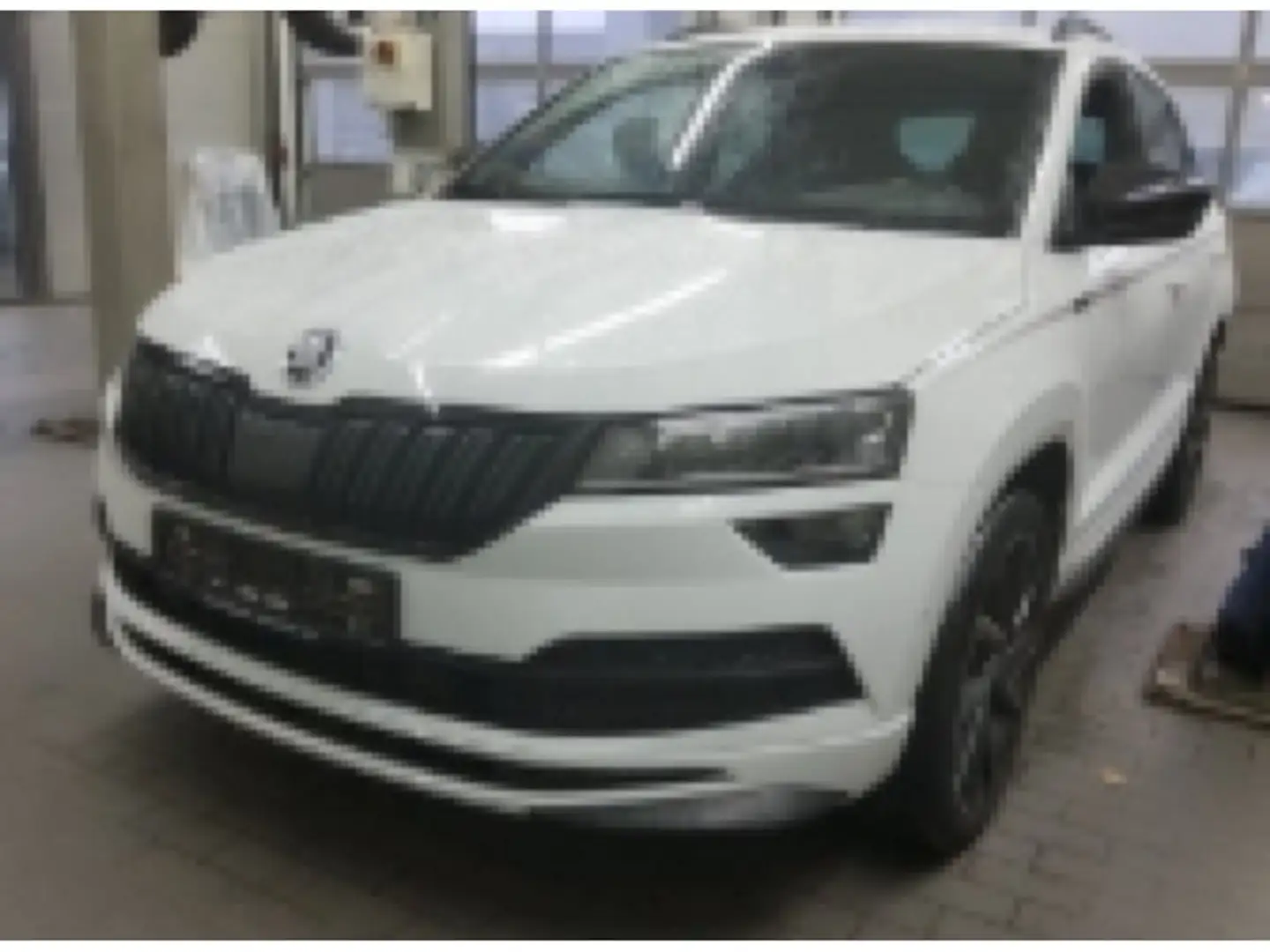 Skoda Karoq 2.0 TSI DSG Sportline 4x4 Navi LED Weiß - 2