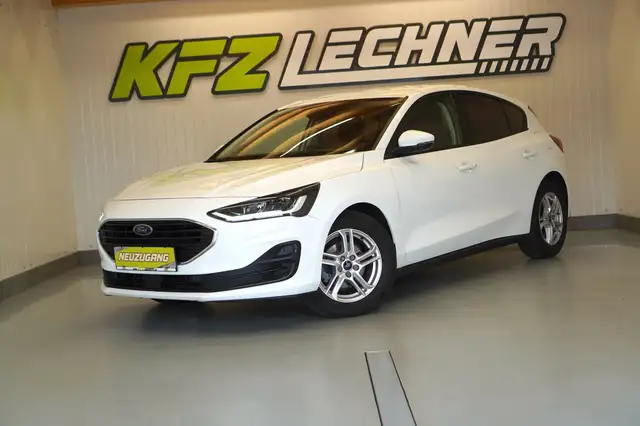 Ford Focus view 8