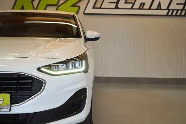 Ford Focus view 10