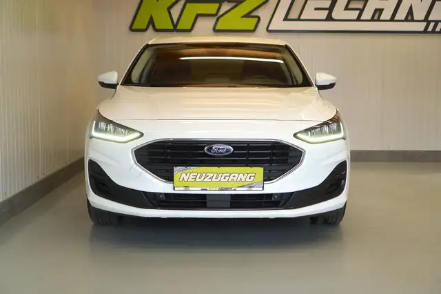 Ford Focus view 9