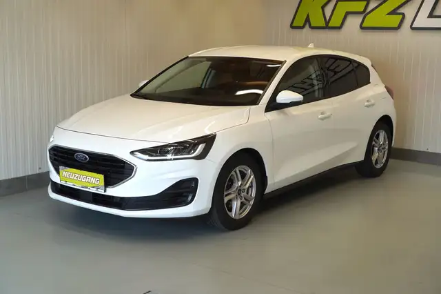 Ford Focus view 11