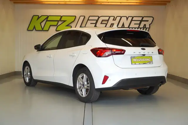 Ford Focus view 7