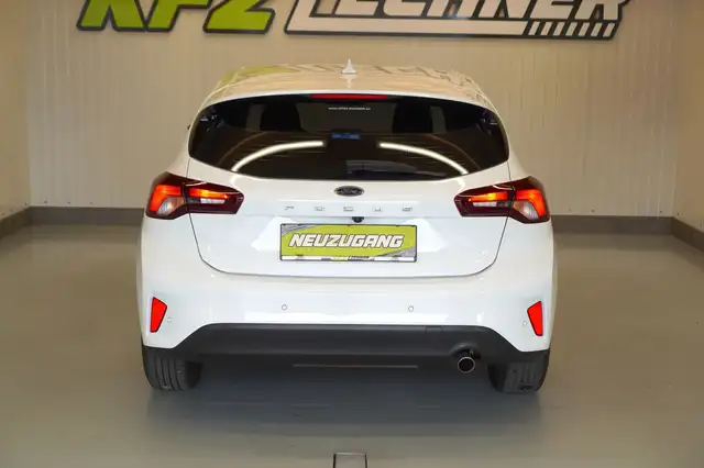 Ford Focus view 5