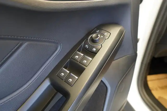 Ford Focus view 14