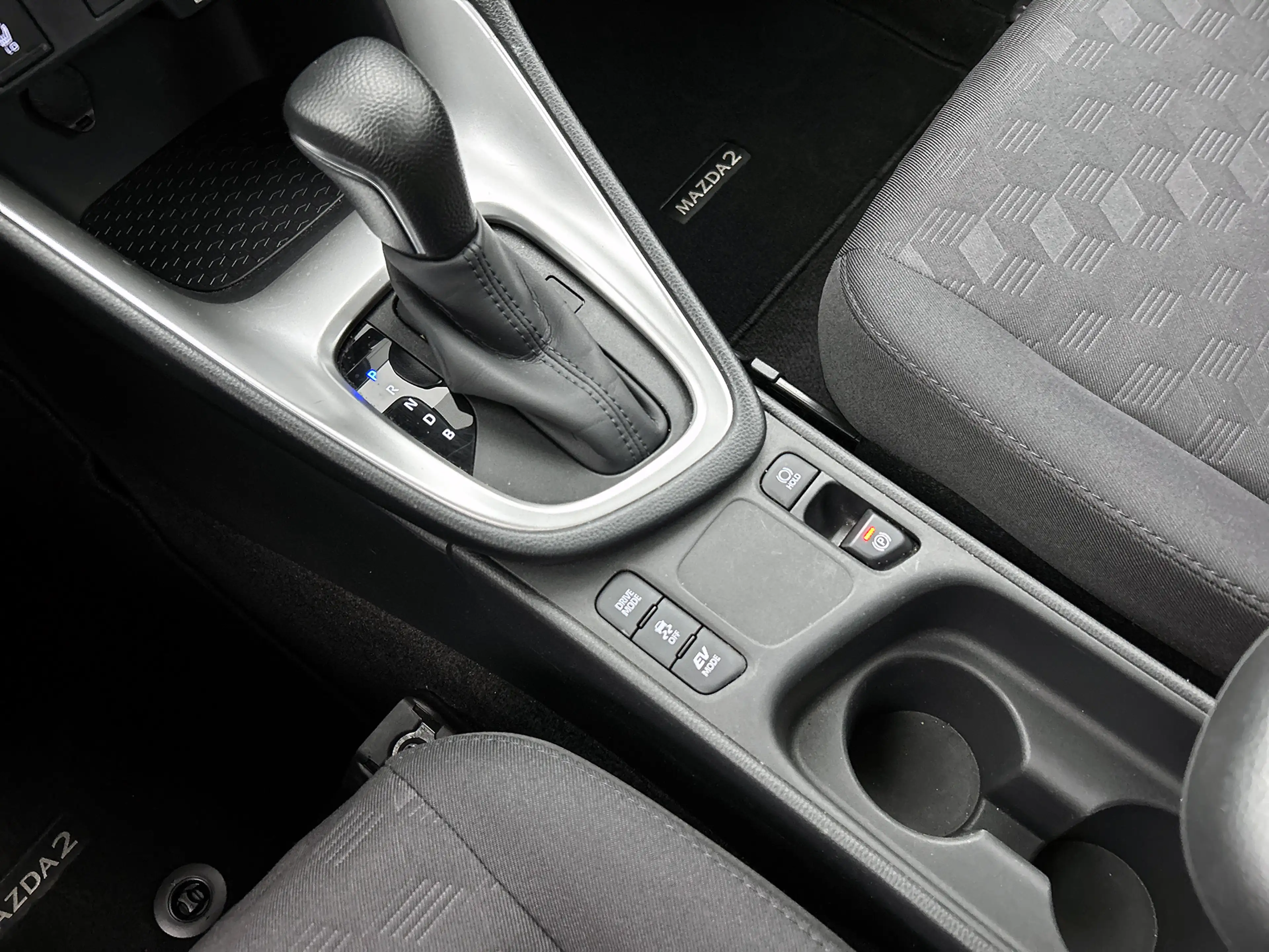 Mazda 2 Hybrid 1.5 Centre-line | Stoelverwarming | Climate — photo 10