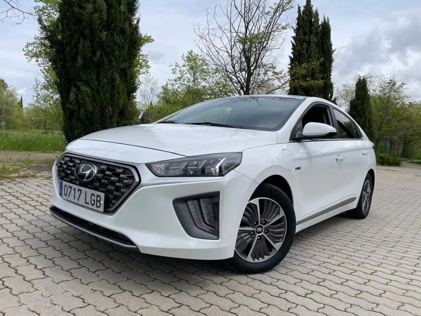 Hyundai IONIQ PHEV 1.6 GDI Tecno Wit - 2