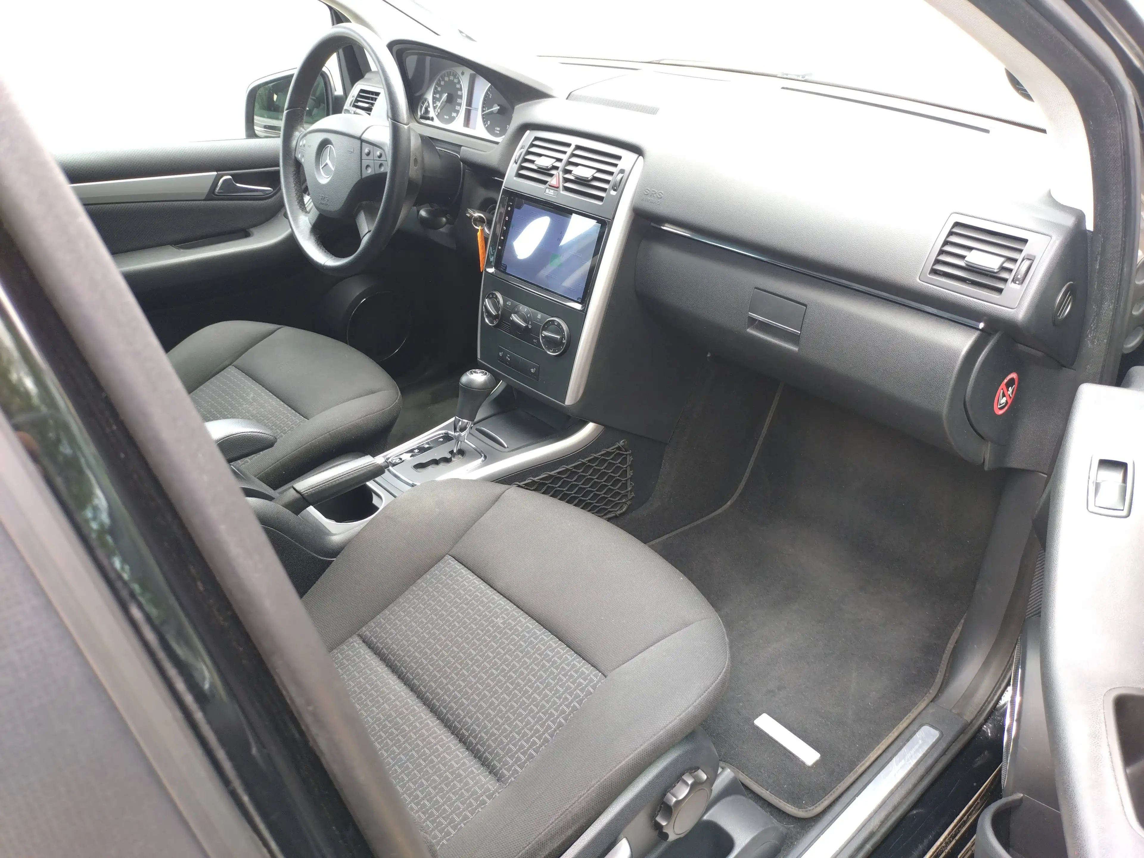 Mercedes-Benz B 160 B 160 +Navi+SHZ+PDC+Temp+Blue+N.Tüv — photo 9