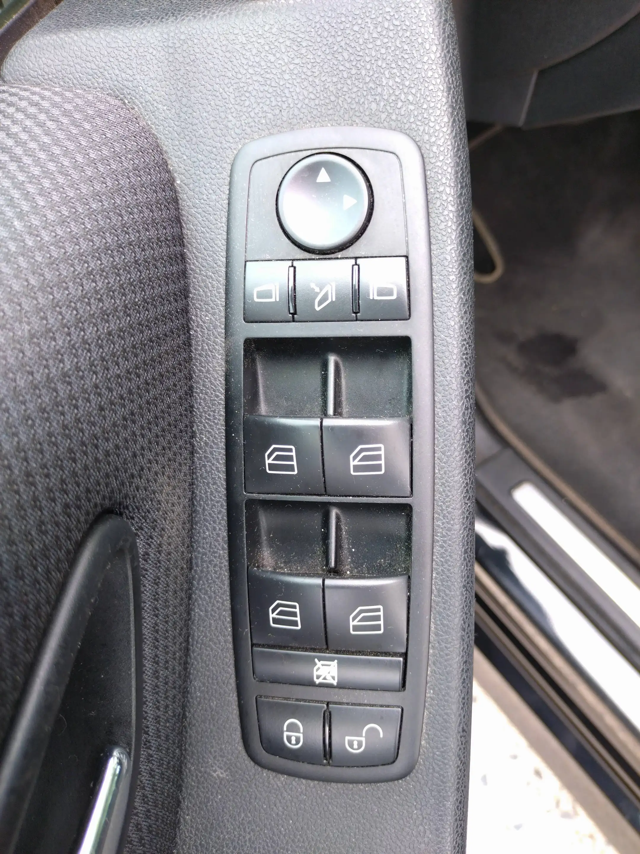Mercedes-Benz B 160 B 160 +Navi+SHZ+PDC+Temp+Blue+N.Tüv — photo 10