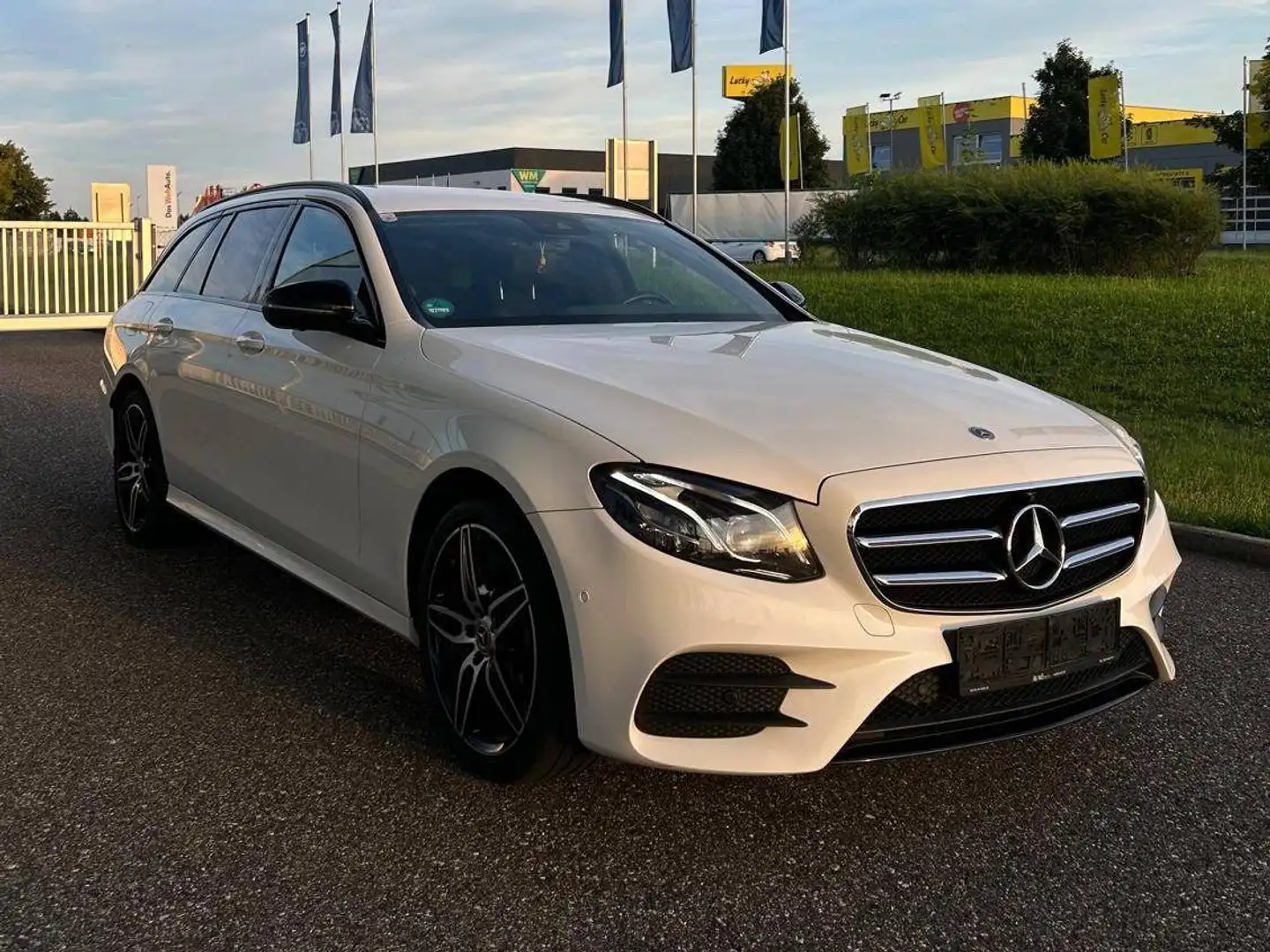 Mercedes-Benz E 220 E 220 d T Aut. Weiß - 2