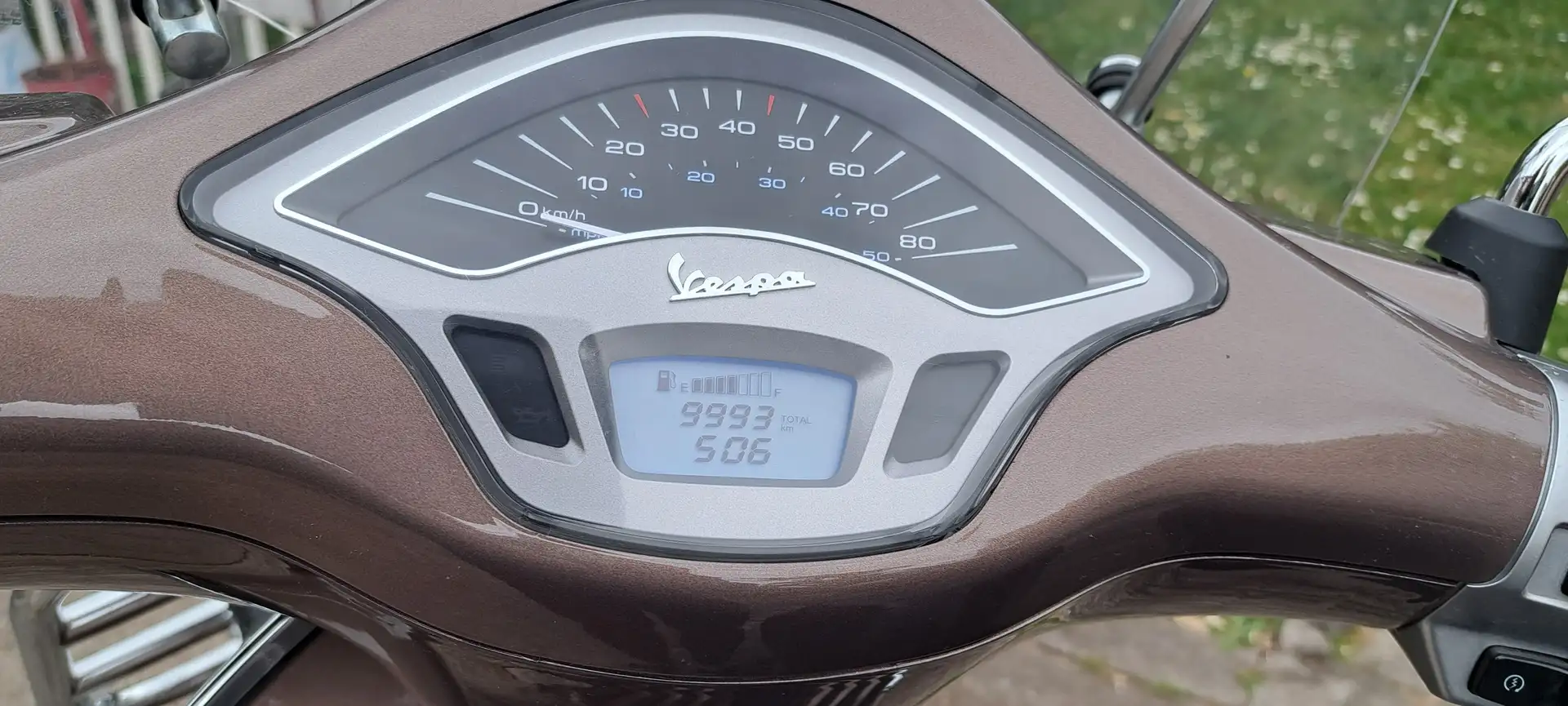 Vespa Primavera 50 smeđa - 2