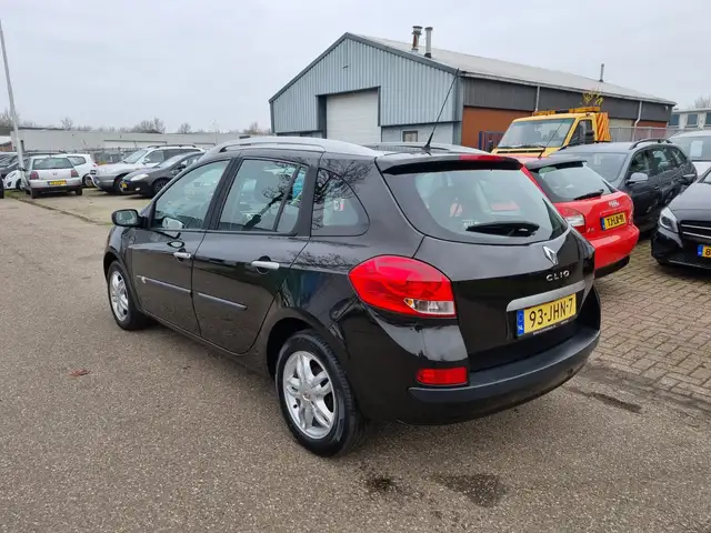 Renault Clio view 3