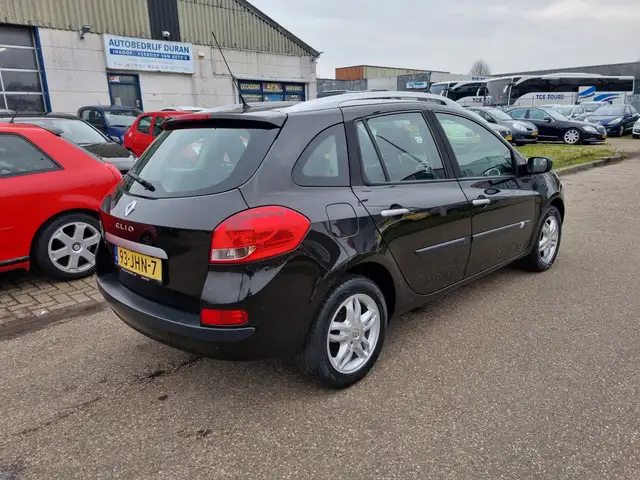 Renault Clio view 4