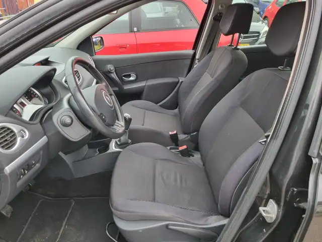 Renault Clio view 5