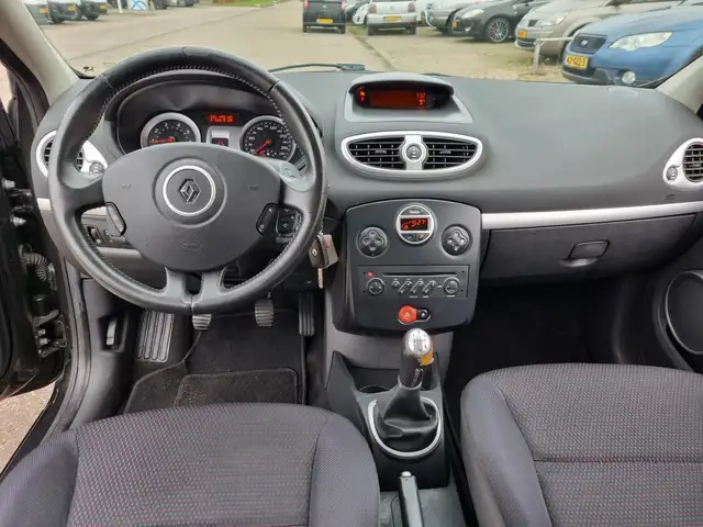 Renault Clio view 6