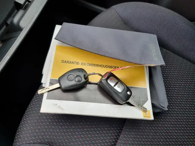 Renault Clio view 8