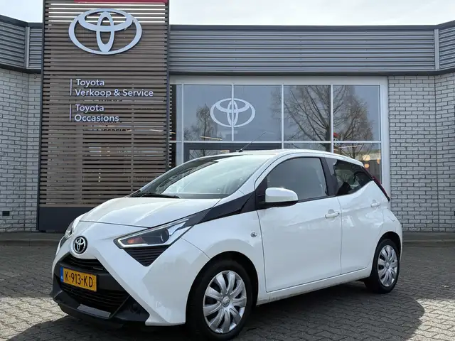 Toyota Aygo X X-PLAY APPLE/ANDROID AIRCO CAMERA EL-RAMEN DAB+ NL