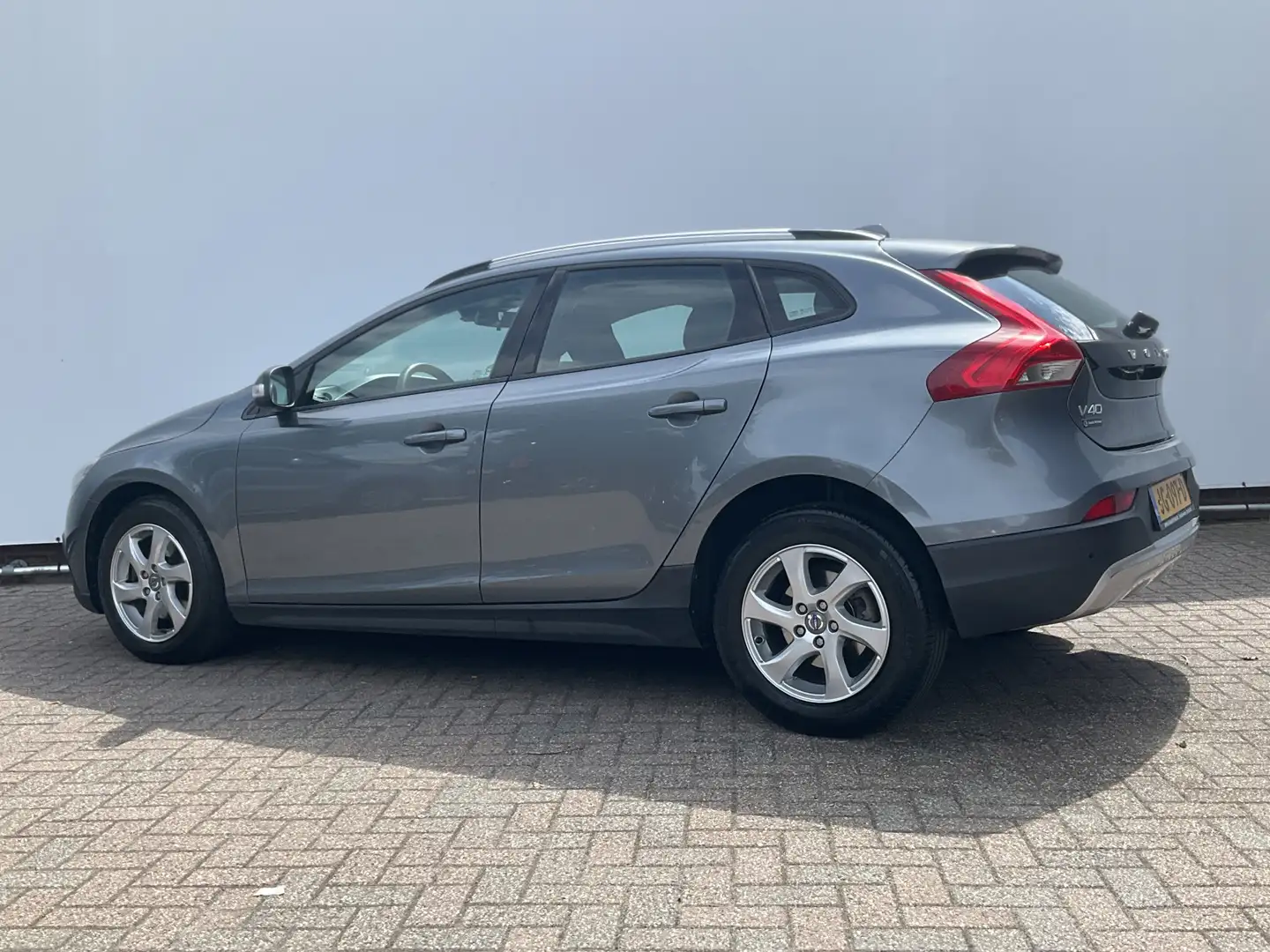 Volvo V40 Cross Country D2 Automaat Navi Cruise Bluetooth PDC! Szary - 2