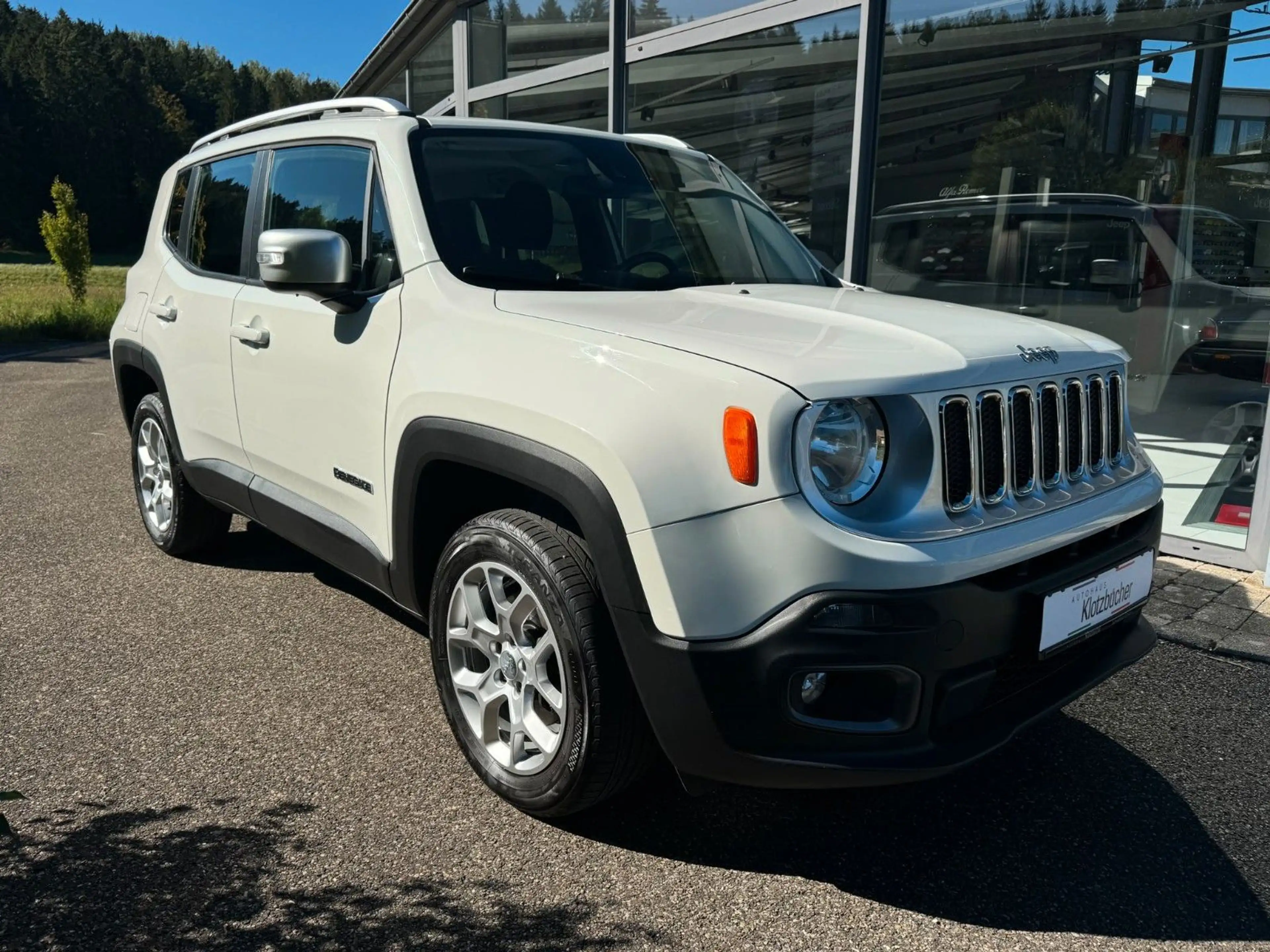 Jeep Renegade Limited 4WD — photo 12