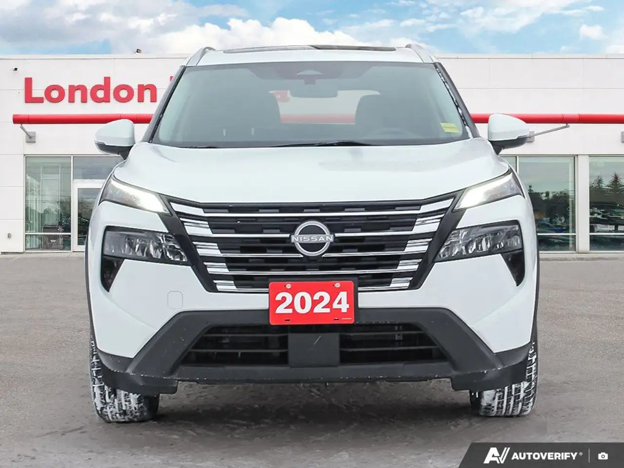 Nissan Rogue снимка Nissan Rogue