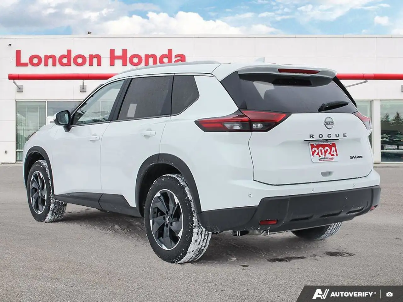 Nissan Rogue снимка Nissan Rogue