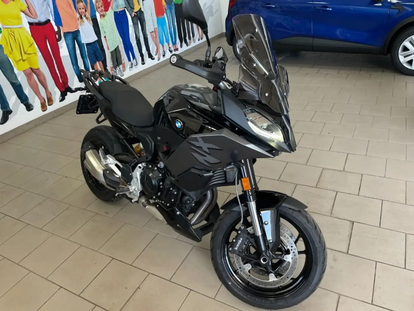 BMW F 900 XR TRIPLEBLACK - 2