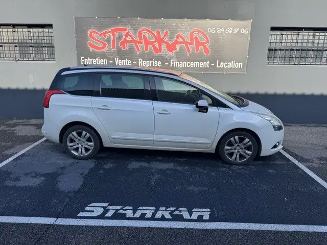Peugeot 5008 2.0 HDI FAP ACTIVE 5PL 2011