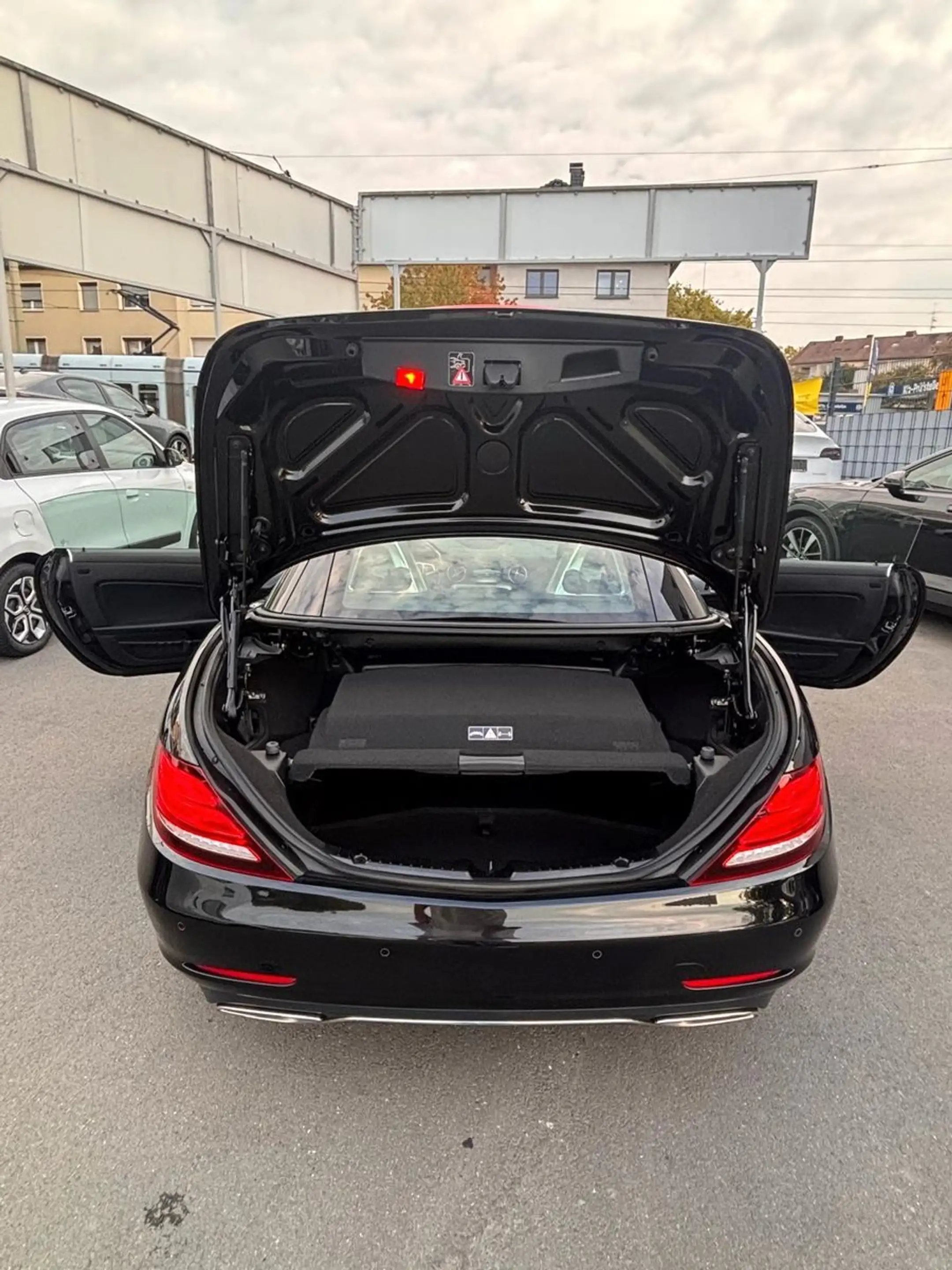 Mercedes-Benz SLC 200 Roadster # Automatik # Airscarf # 37 tkm — photo 10
