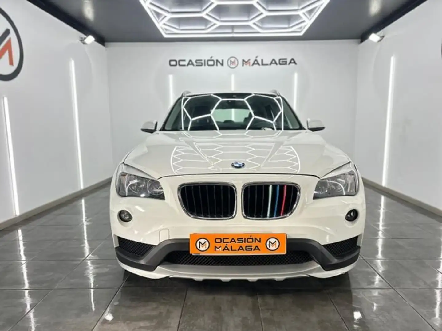 BMW X1 sDrive 18d Weiß - 2