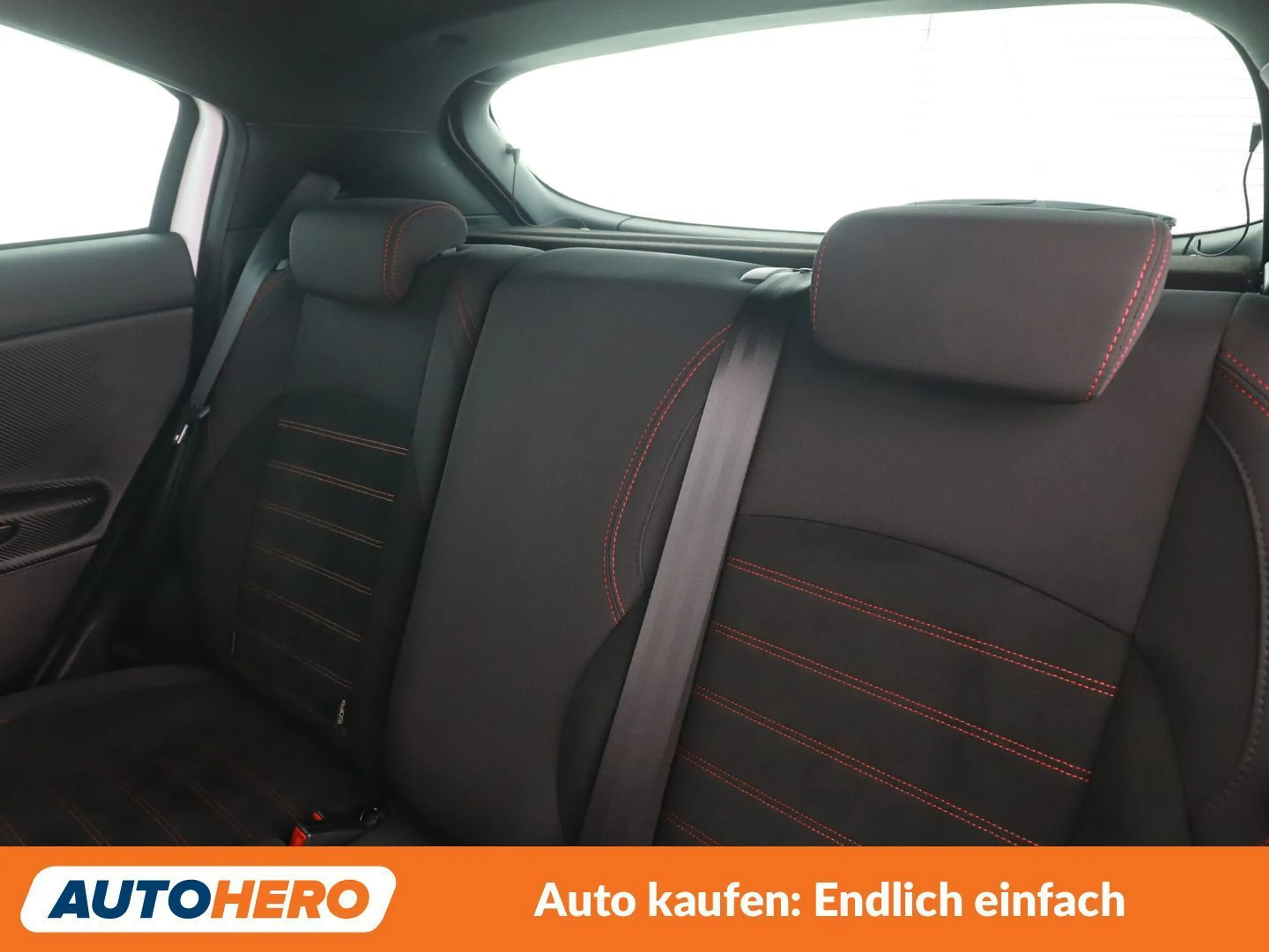Alfa Romeo Giulietta 1.4 Turbo Super — photo 14