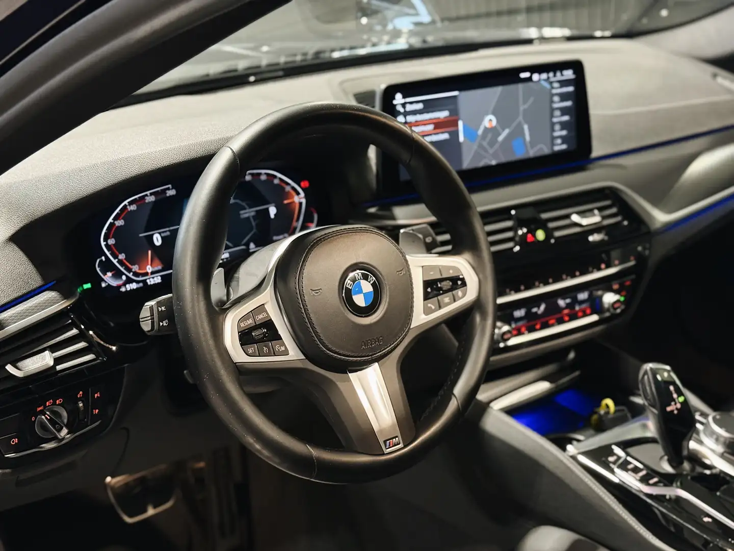 BMW 520 i Touring M-Sport PRO Tanzanitblauw - Garantie Blauw - 2