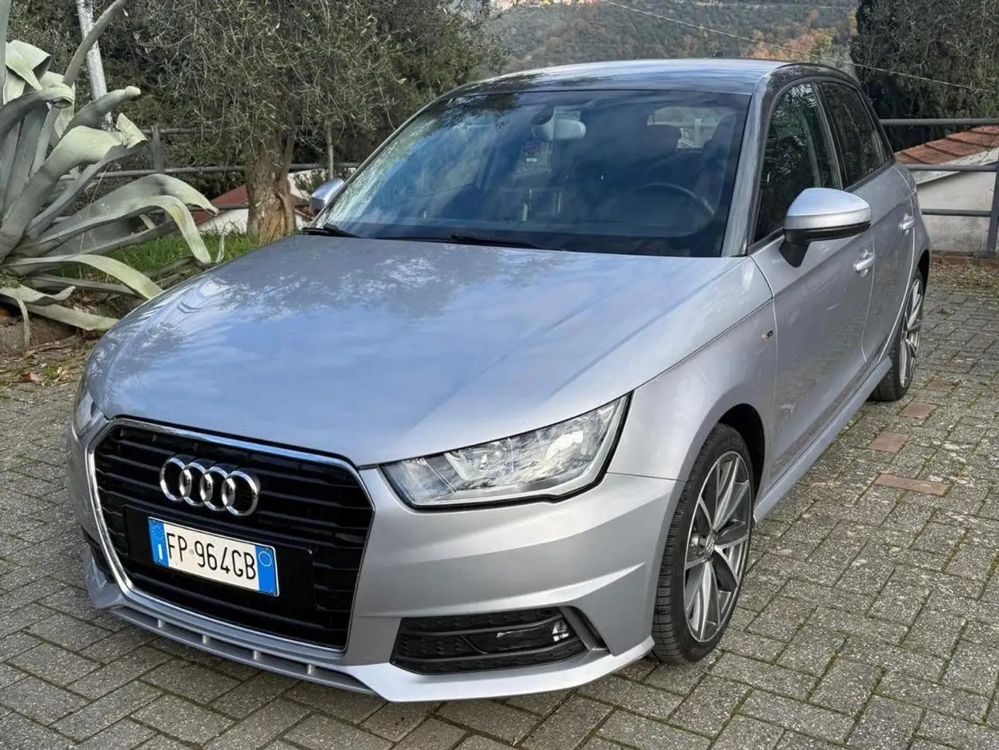 Audi A1 A1 Sportback 1.4 tdi Sport Grigio - 2