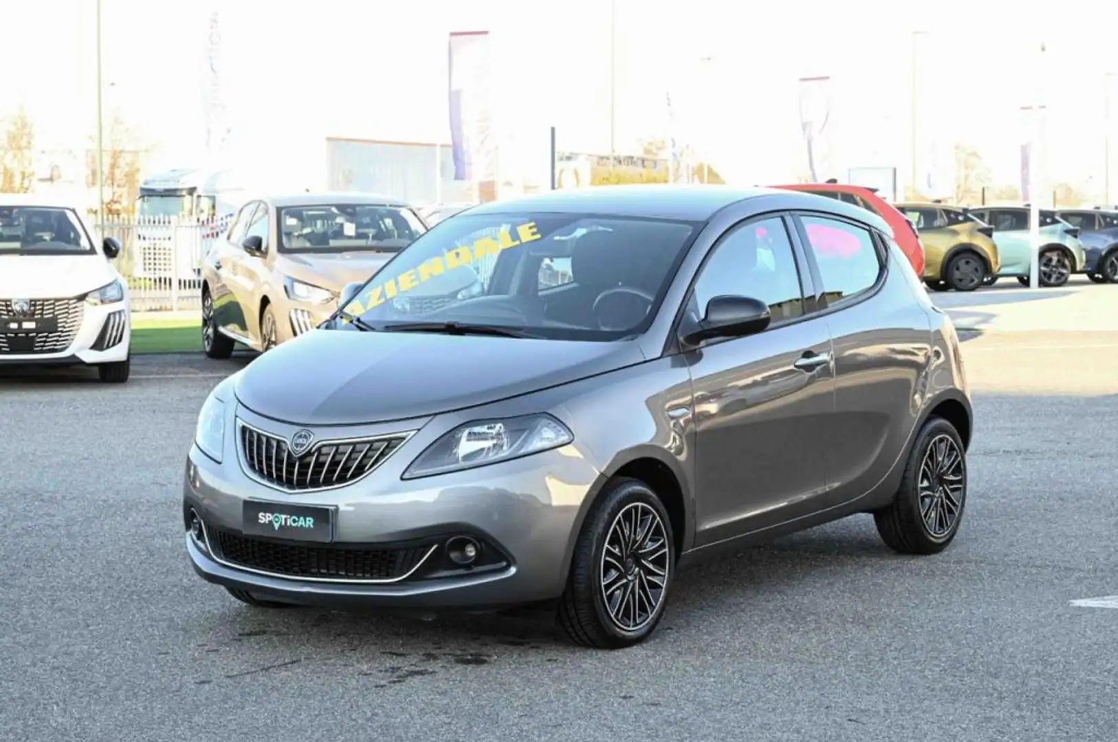 Lancia Ypsilon 1.0 FireFly 5 porte S&S Hybrid Gold Сірий - 1