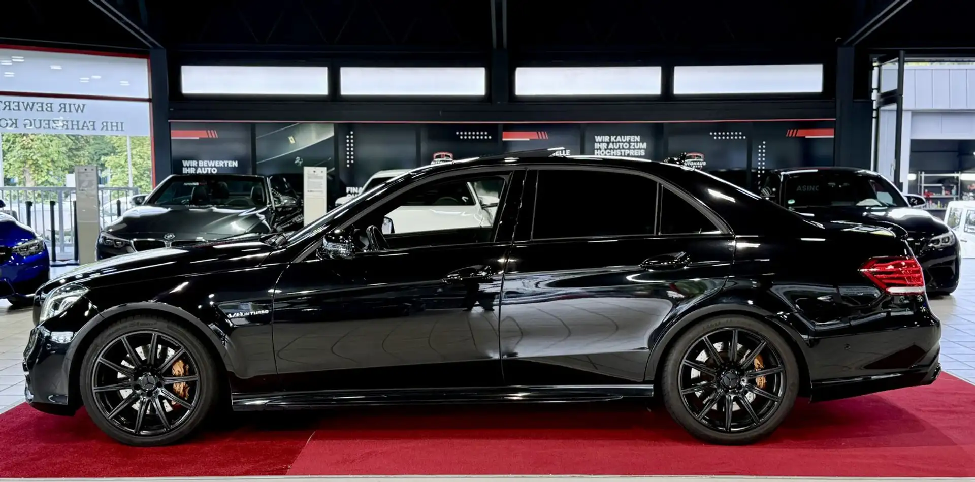 Mercedes-Benz E 63 AMG 4Matic +KEYLESS+PANO+LOGIC7+RÜCKFAHRK.+ Schwarz - 2